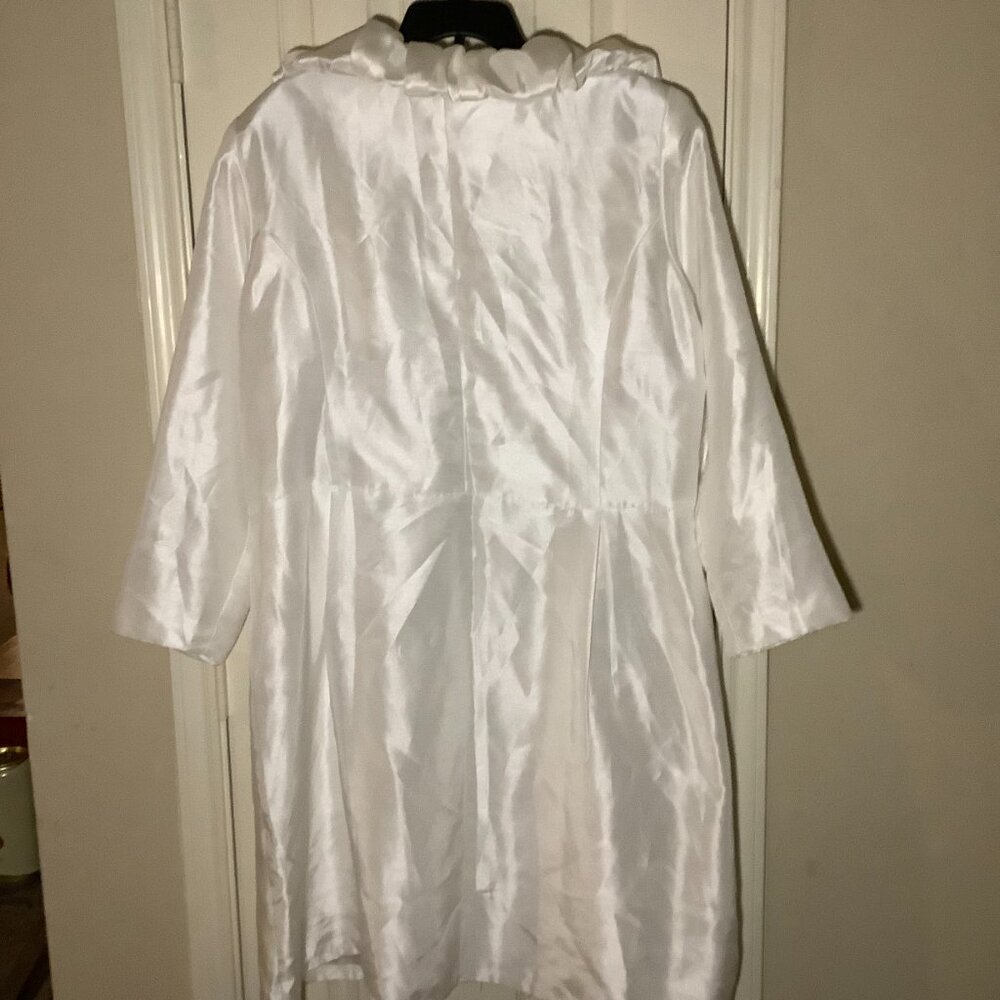 Studio B Womens Satin White Oversized Beautiful Jacket - Picture 2 of 9